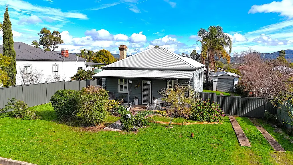 Werris Creek 4房  RENOVATED 4 BEDROOM WEATHER BOARD HOME