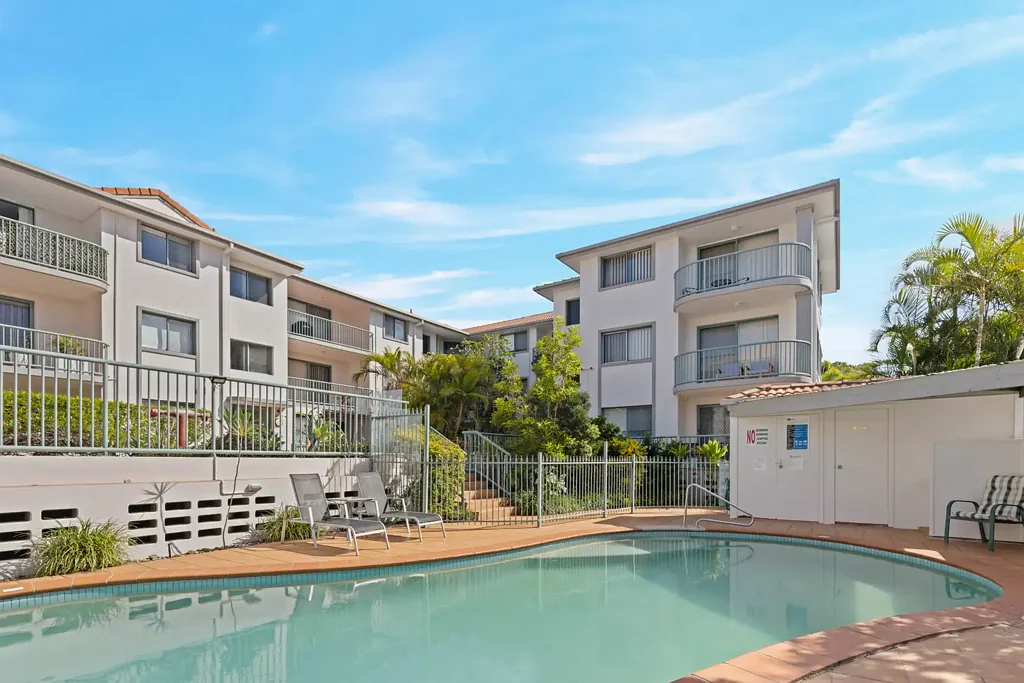 Mermaid Beach 2ਬੈੱਡਰੂਮ Top-Floor Coastal Living in the Heart of Mermaid Beach