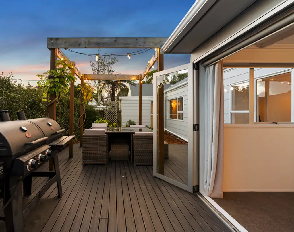 2/1 Hiwihau Place, Glenfield, North Shore City, Auckland