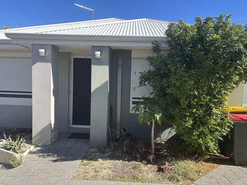 10B Chisholm Way Balga.
