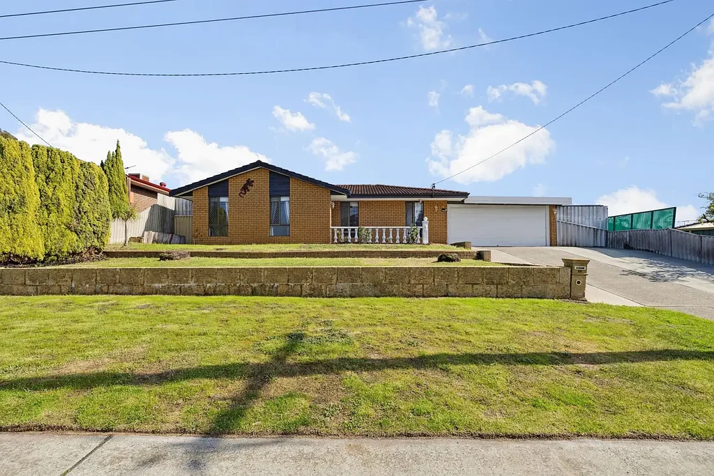 Thornlie 4房  Sorry! It&apos;s Gone - Under Contract!
