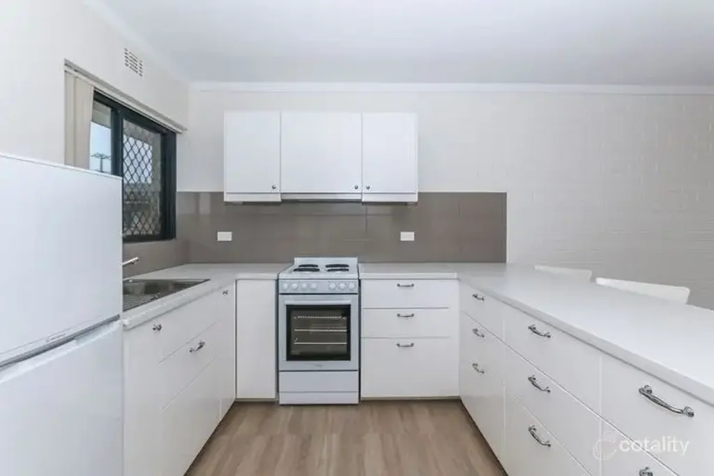 Coastal living near great entertainment precinct