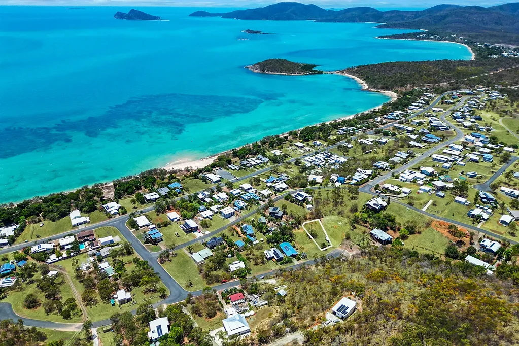 29 Rattray Avenue, Hideaway Bay, QLD 4800