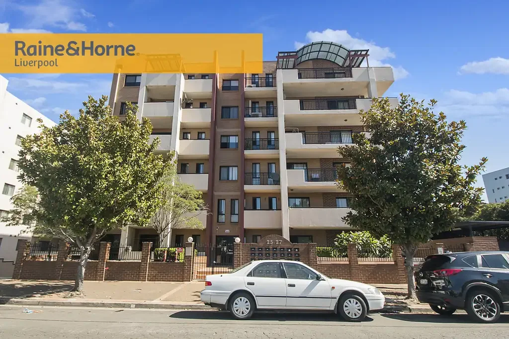 Liverpool 3Moenga Spacious Top-Floor 3-Bedroom Apartment - Unmatched Privacy, Space & Value-Add Potential