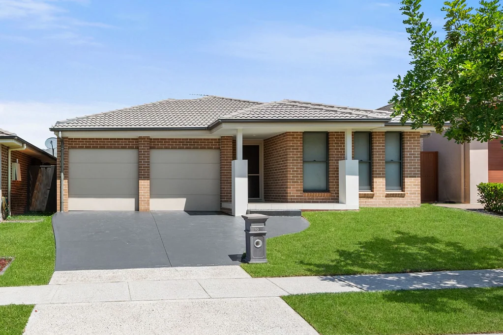 10 Ewan James Drive, Glenmore Park, NSW 2745