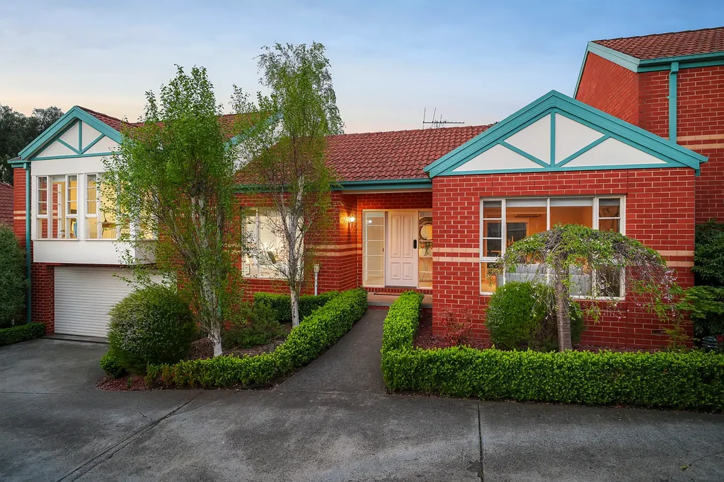 2/9-11 Whittens Lane, Doncaster, VIC 3108