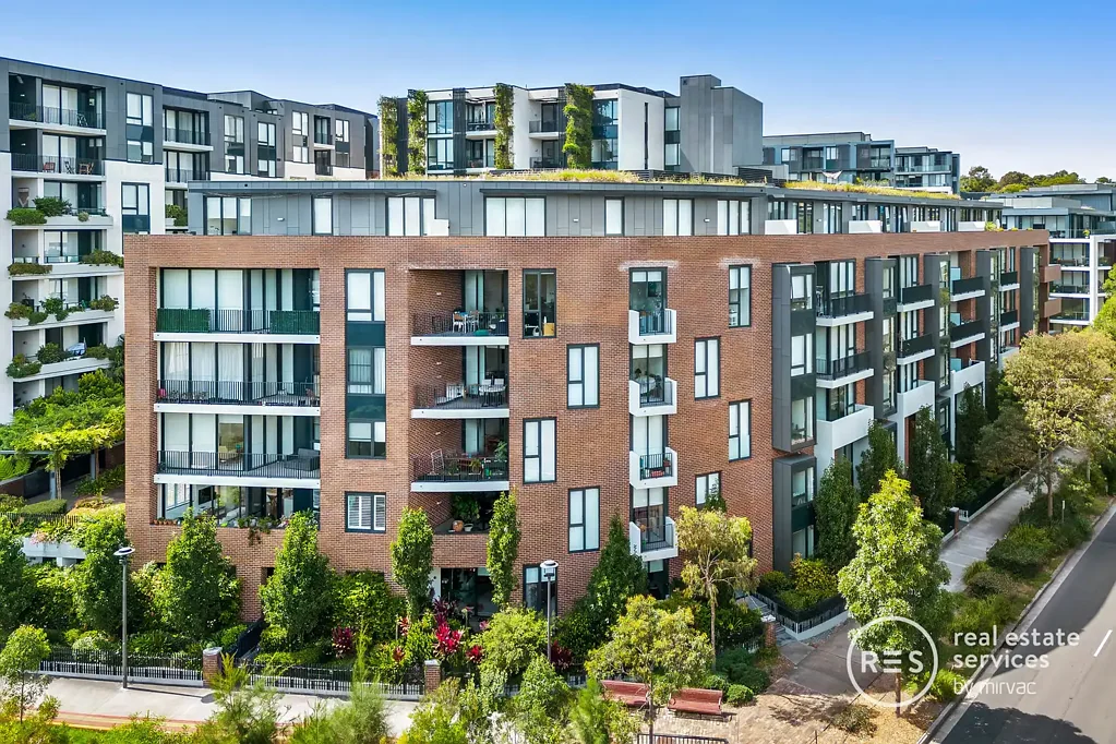 Contemporary 2-Bedroom Apartment with Parking in Harold Park