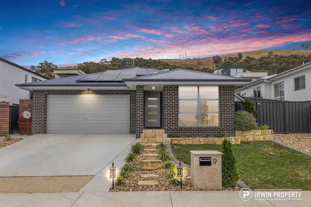 9 Don Gazzard View, Taylor, ACT 2913