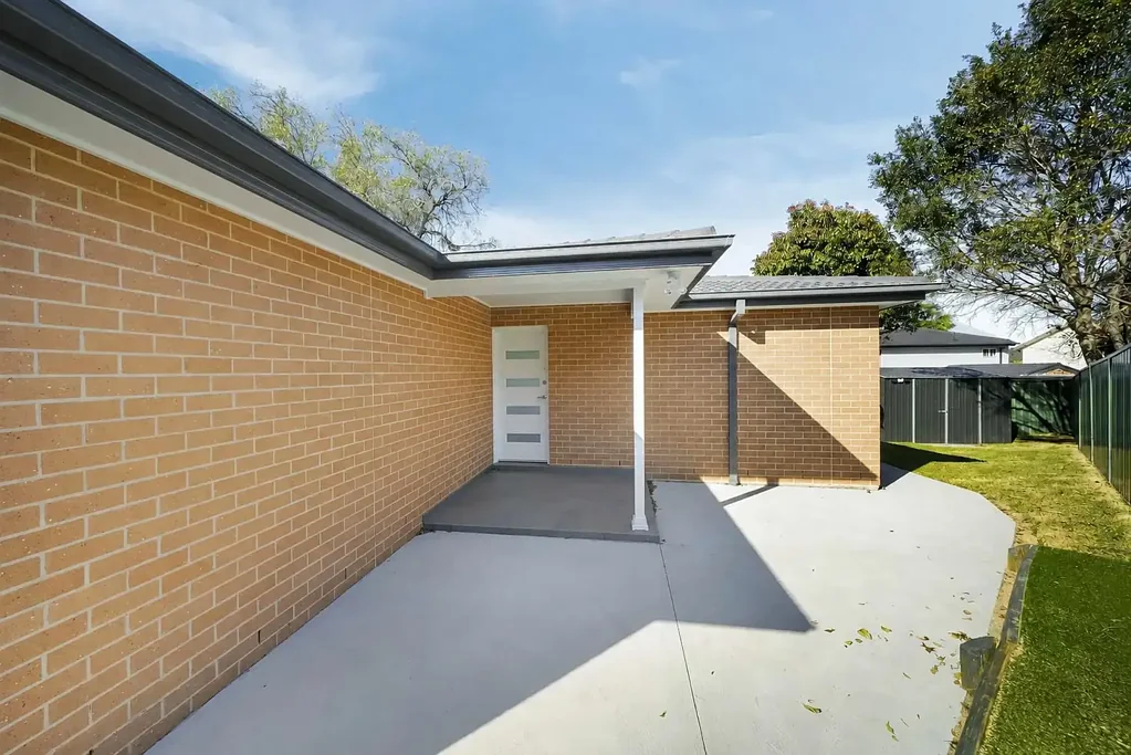 Modern Granny Flat with Generous Backyard