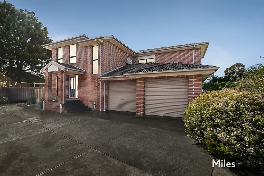 Mill Park 2 Bedroom Excellent Townhouse with Exciting Location