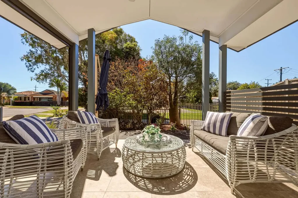 Redcliffe 4 Slaapkamer FLAWLESS LOWSET HOME IN CENTRAL LOCATION!
