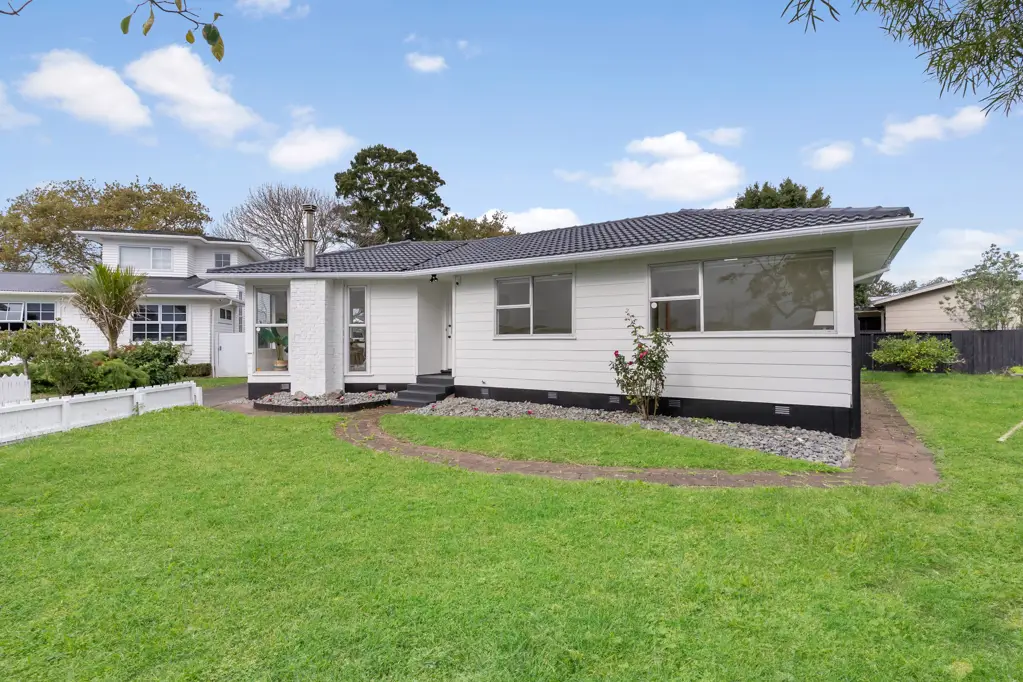 Pakuranga Heights 3房  Stylish, Spacious, Potential in a Premium Location