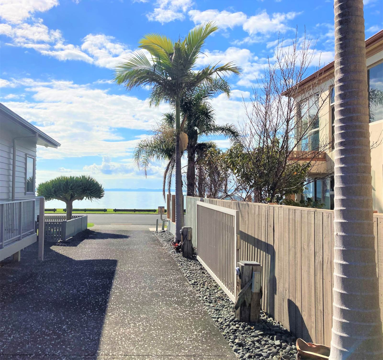 2/50 The Esplanade, Eastern Beach, Auckland - Manukau, 3 Bedrooms, 0 Bathrooms