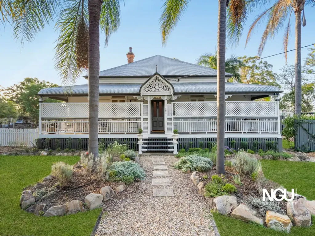 Tivoli 4 Slaapkamer INCREDIBLE HERITAGE LISTED HOME ON SUBDIVIDABLE 8,113M2 BLOCK WITH A POOL & SHED!