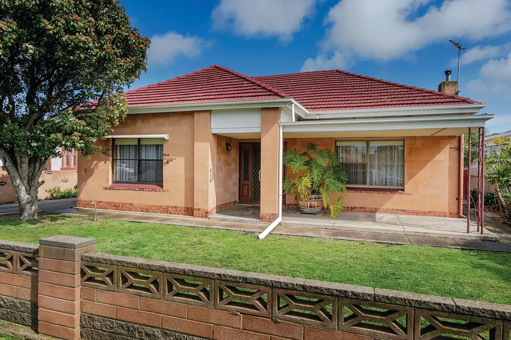 Woodville West 3房  Land, Location & Flexibility - Endless Opportunities With High-Exposure