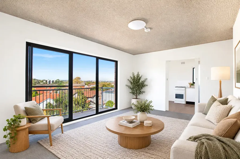 Light-Filled Three-Bedroom Apartment with District Views