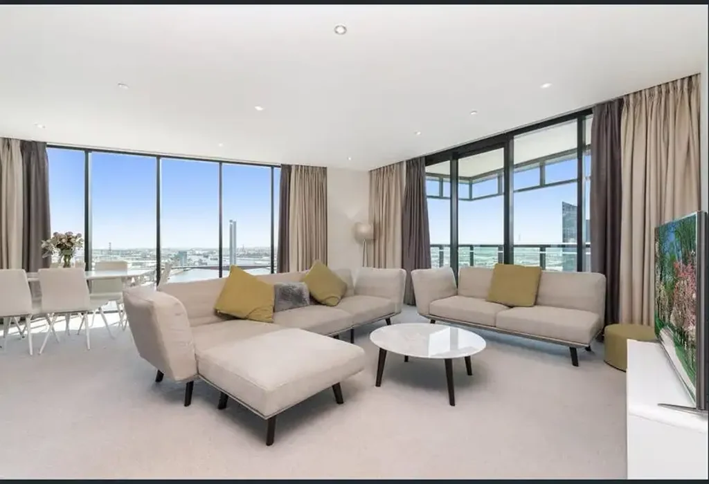 GREAT WATER VIEW UNFURNISHED THREE-BEDROOM APARTMENT WITH TWO CARSPACES