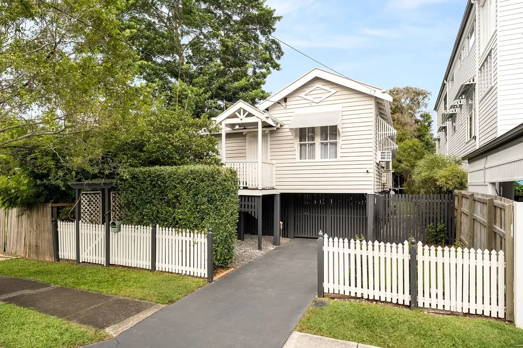Auchenflower 3chambre Perfectly Renovated First Home just 4kms to City !