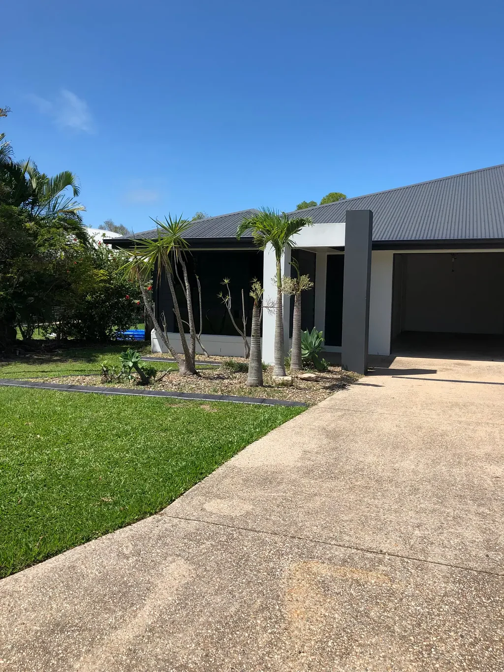 MODERN DUPLEX - PEACEFUL AND QUIET SARINA BEACH