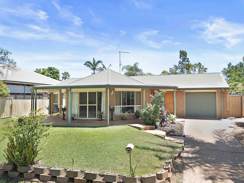 Emerald 3部屋 SOLID BRICK HOME IN CENTRAL LOCATION