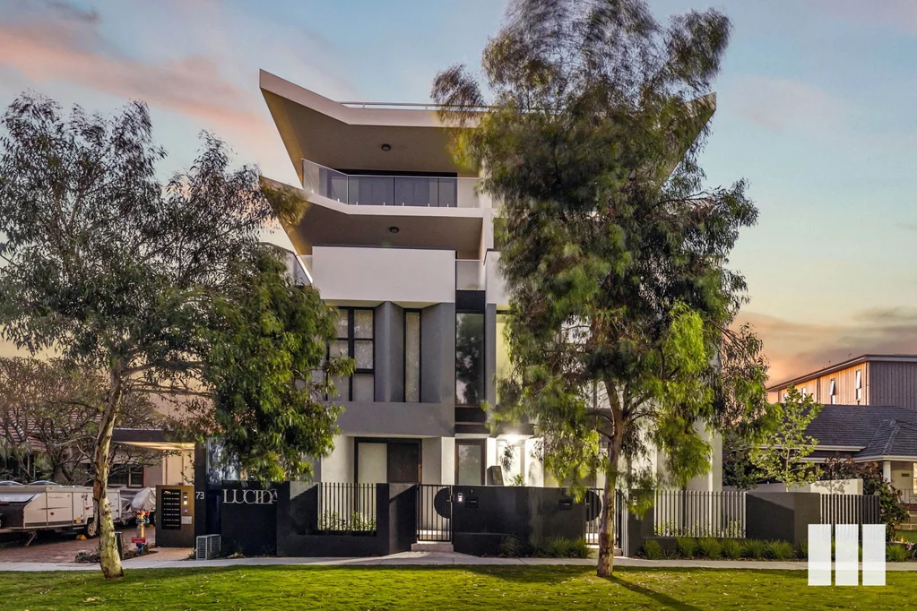 202/73 Lockhart Street, Como, WA 6152