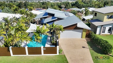 Glenella 5 Bedroom Elevated Family Luxury with Sweeping Glenella Views