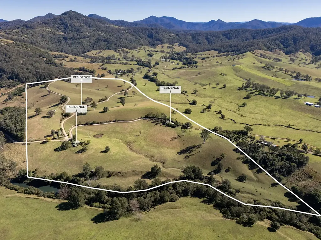 Yarranbella  3 HOMES, RIVER FRONTAGE & 11ML WATER LICENCE