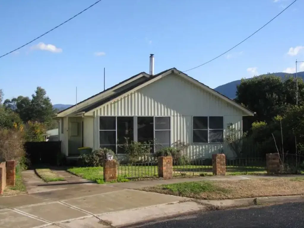 GREAT HOME IN QUIET LOCATION