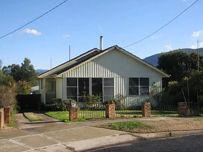 4 Coghill Crescent, Corryong, VIC 3707, 3房, 1浴, House
