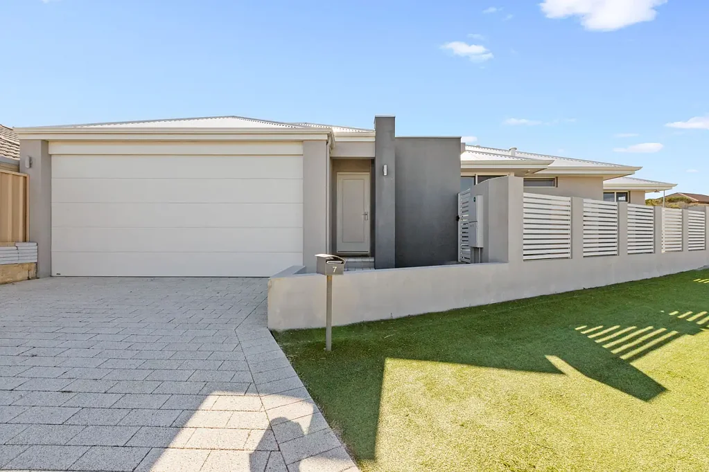 Butler 3房  UNDER OFFER - Contact Tom Voyce for details