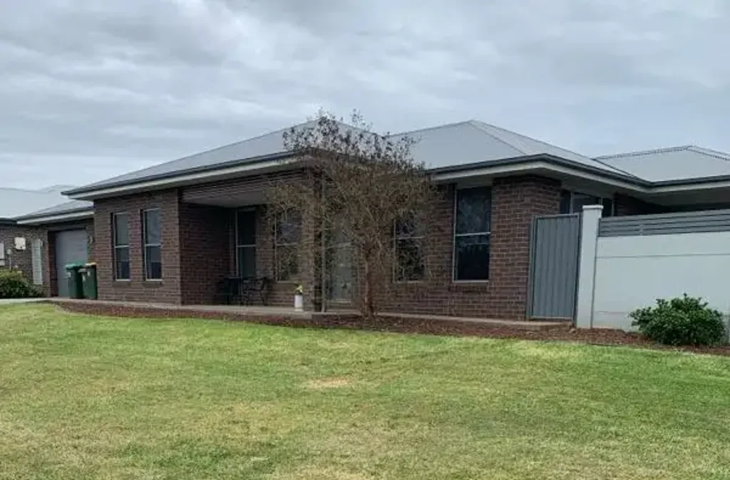 Beautiful 3 bedroom House in Southlakes Dubbo