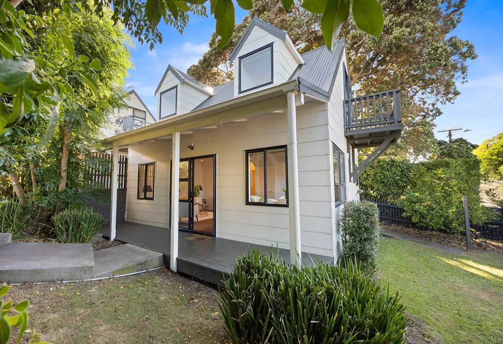 2 Bedroom Townhouse with Private Garden – Mt Eden