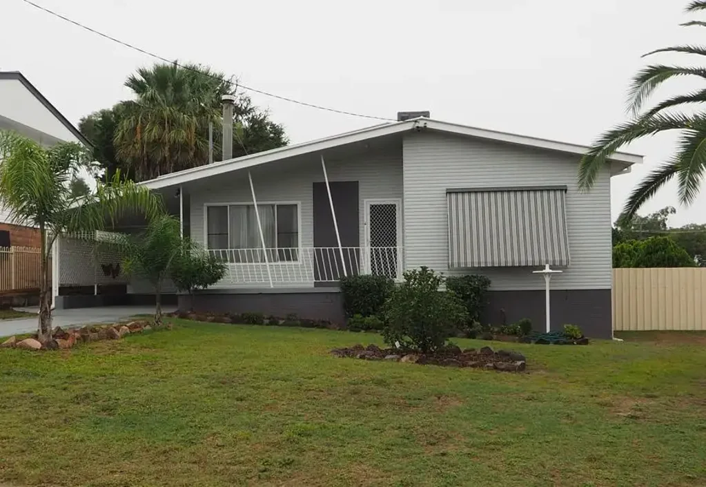 Warialda 3房  Solid Renovated Three Bedroom Home