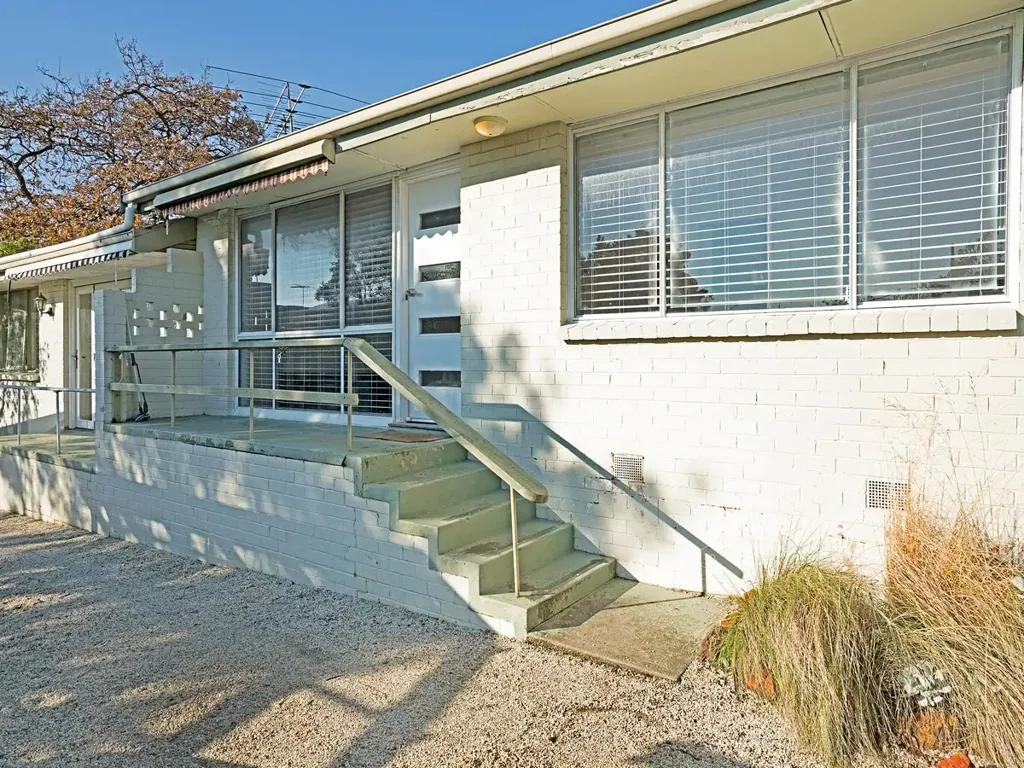 Beachside Retreat – Walk to Mount Martha Village & Beach
