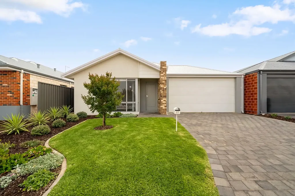 Lakelands 4房  Brand new & ready to move in - why wait to build?