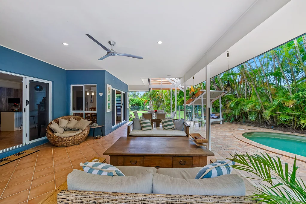 8 Forest Drive, Elanora, QLD 4221