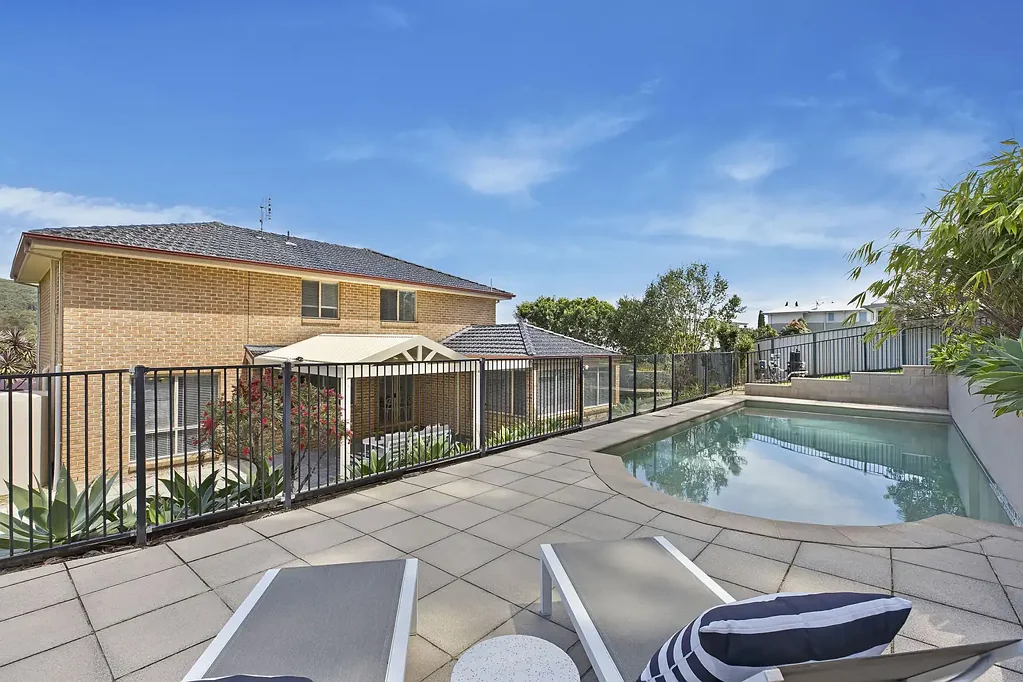 Erina 5房  Exceptional Family Living on an Impressive 1,254sqm block