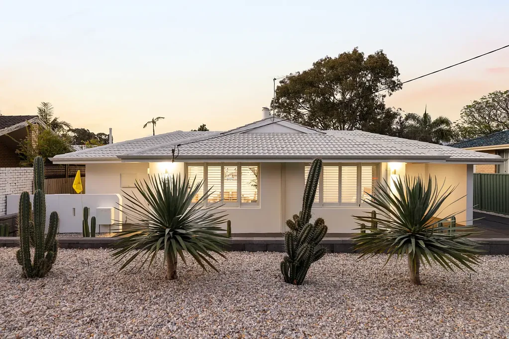 Karrinyup 3房  PALM SPRINGS STYLE WITH A BIG-BLOCK FUTURE