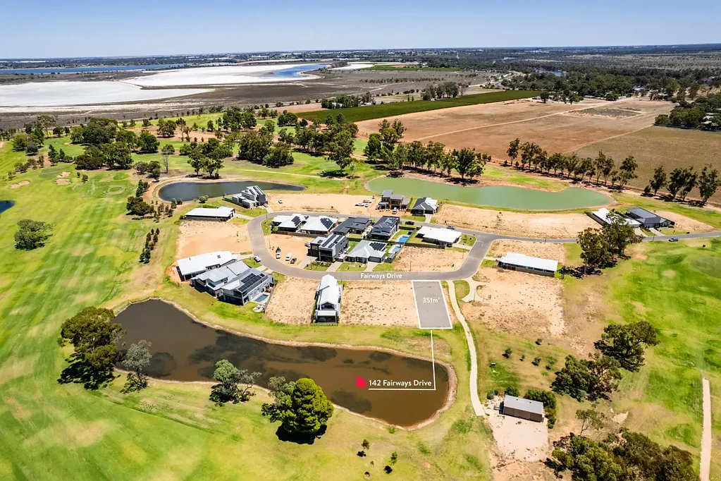 Mildura Fairways, where the views roll on!