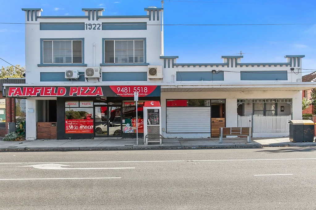 Fairfield 5房 高曝光地产 684平方米 十年租约 多租户建筑
474平方米混合用途建筑 独立阳台 发展潜力
Fairfield零售主干道 居民集聚区 房屋中位价$1,560,000 A PROMINENT MIXED-USE INVESTMENT WITH SIGNIFICANT RENTAL UPSIDE