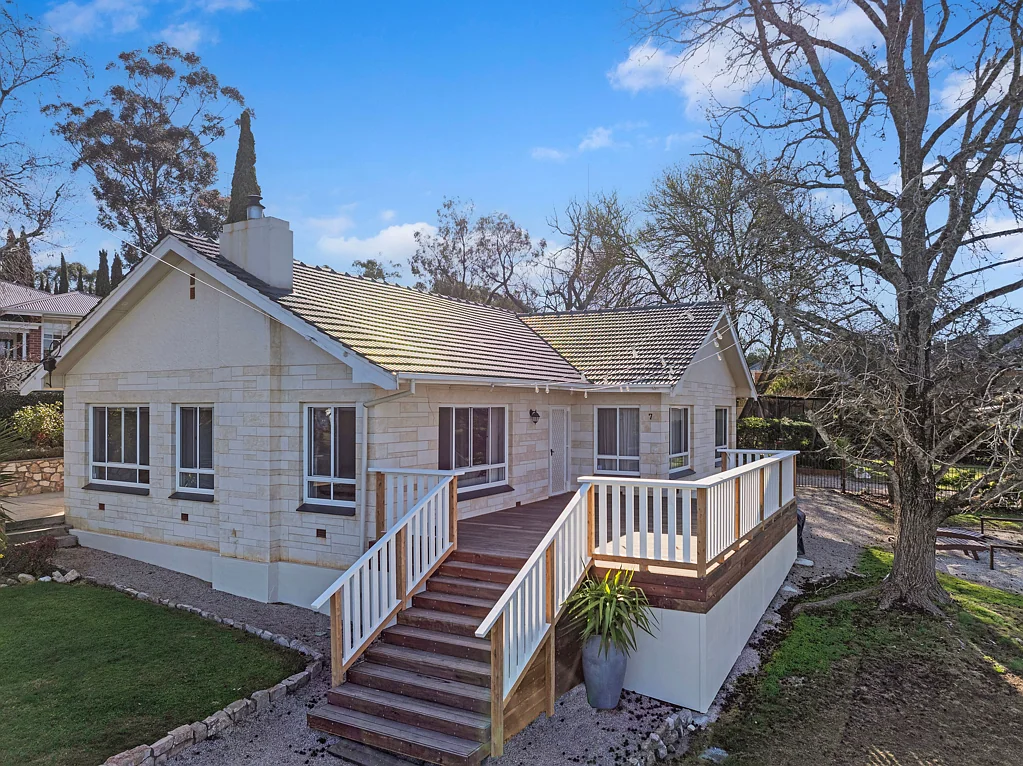 7 Tilbrook Avenue, Clare, SA 5453
