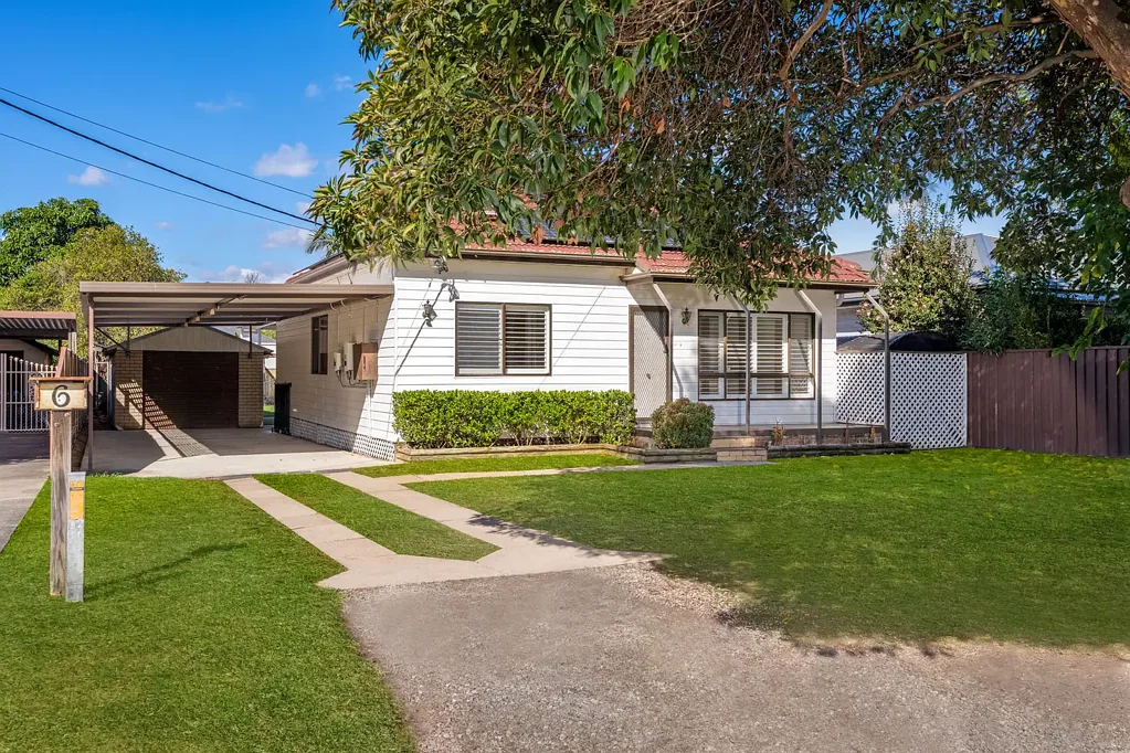 Regentville 3房  Spacious Family Home with Opportunity for Redevelopment