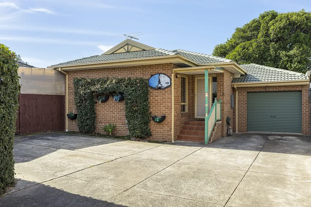 Pascoe Vale 4房 精装修单层住宅 温暖木地板 充足自然光 开放式起居区 私人庭院 便捷交通 品质生活首选 Effortless Living, Everyday Comfort