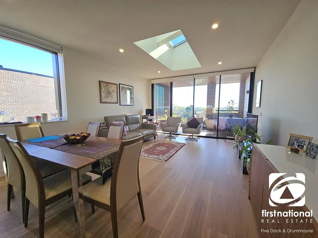 MODERN 2 BEDROOM APARTMENT IN BOSCO COMPLEX WITH WATER GLIMPSES