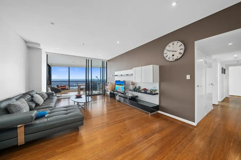 3 BEDROOM | 2 BATHROOM | 2 CARPARK