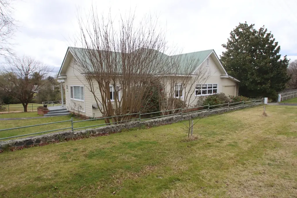 Tenterfield 4ਬੈੱਡਰੂਮ Location! Location!