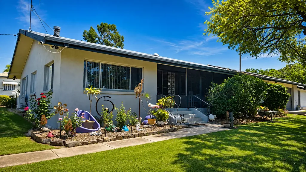Gayndah 5બેડરૂમ Beautifully Renovated Home with Dual Living Options