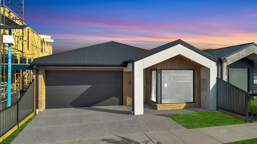 Mickleham 4ห้องนอน Private Custom Build! Golden Fit-Out! Craigieburn Side Of Mickleham!