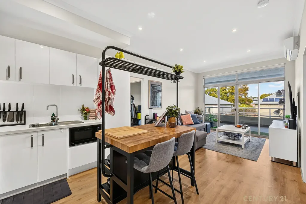 Contemporary top floor apartment available in the heart of East Victoria Park!
