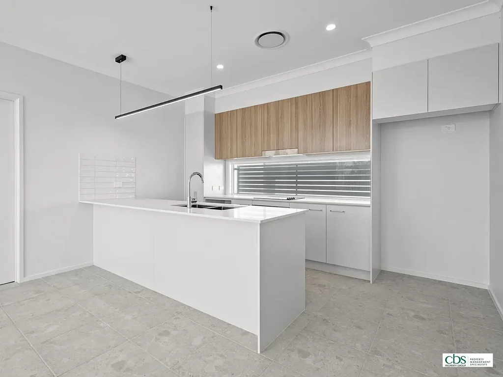 1 Week free rent! Modern spacious Townhouse near city! - Increase to $1,025 08/04/2026